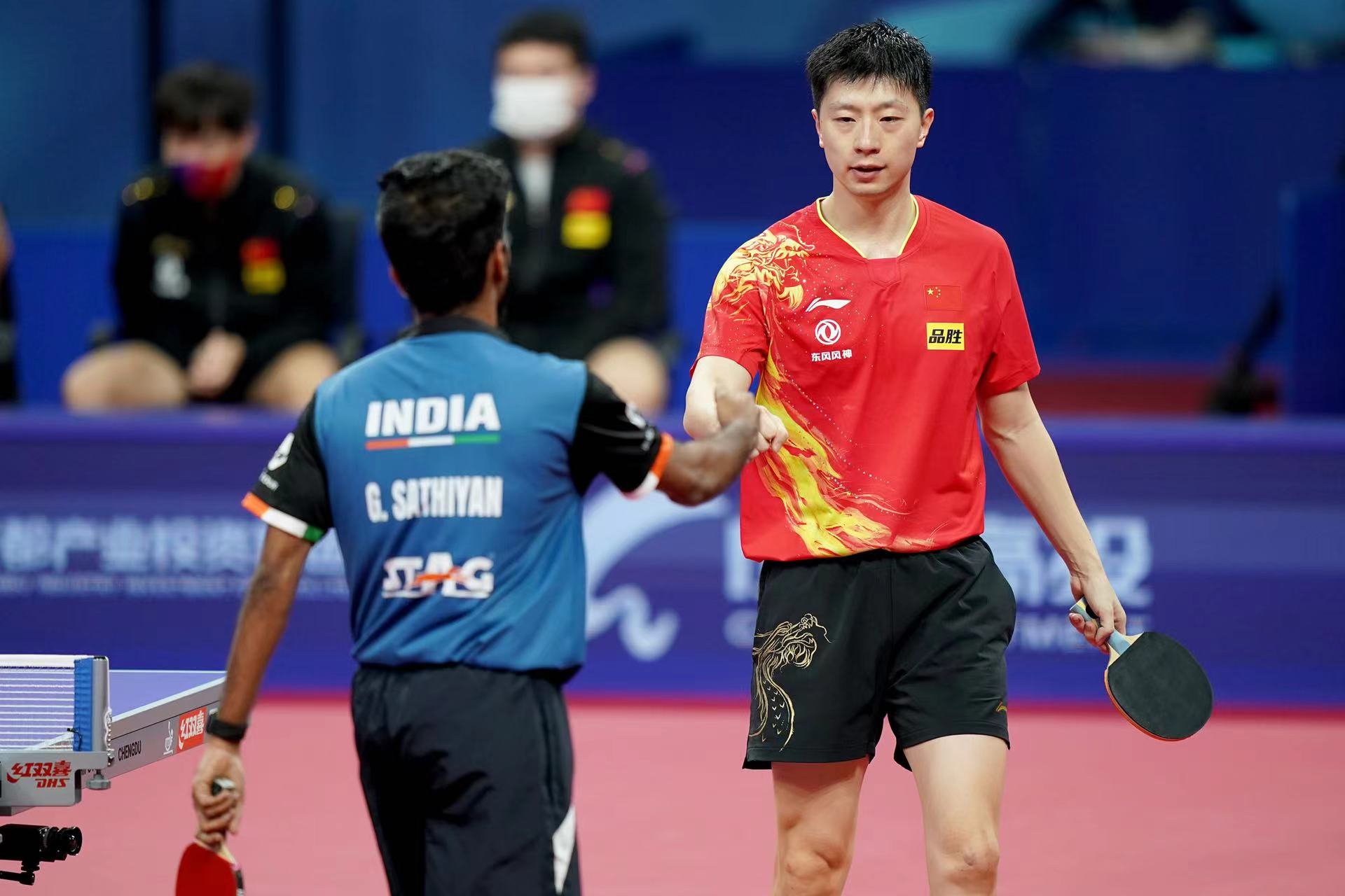 瑞典队完胜英格兰队，马龙刷新纪录