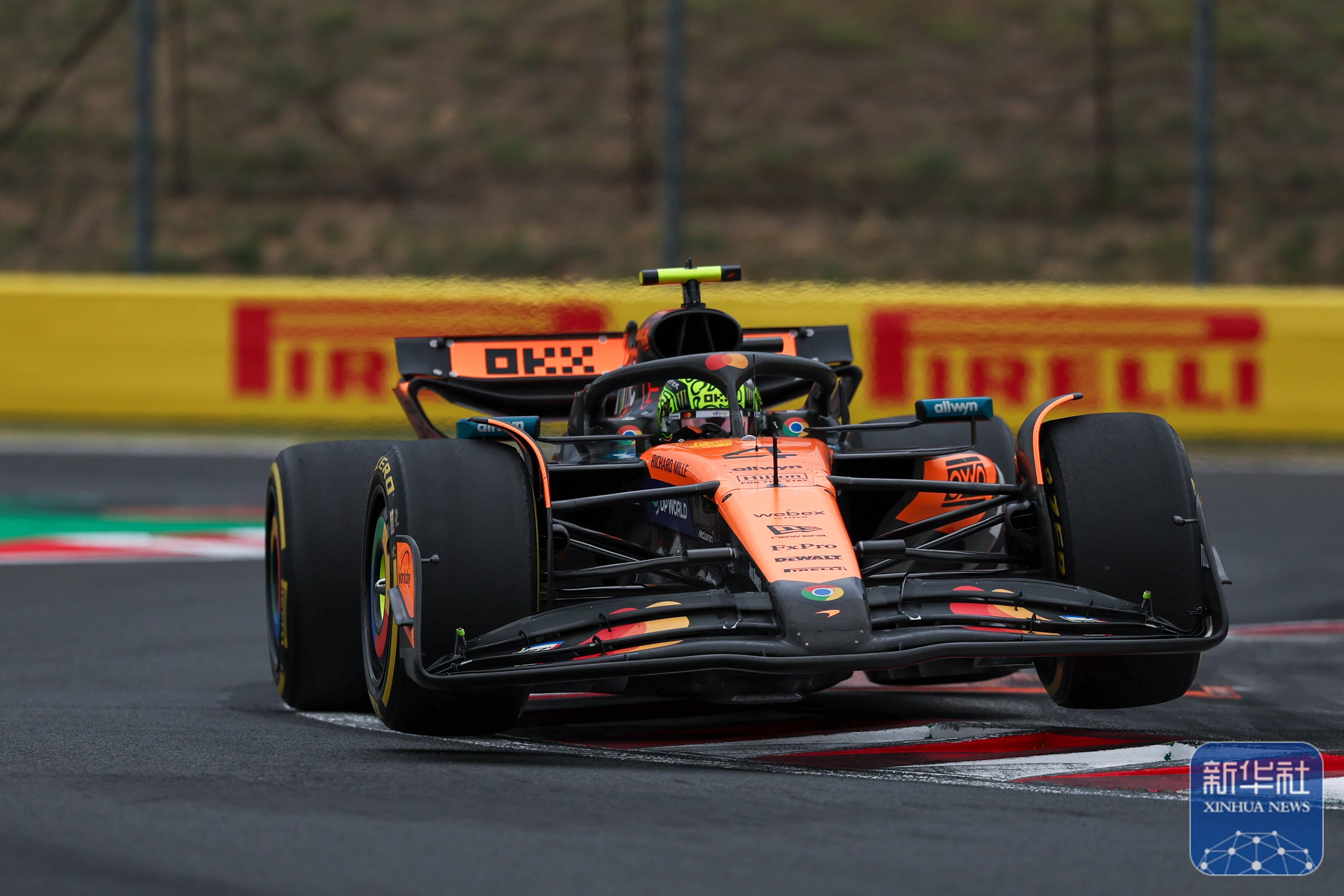 索伯车队完胜迈凯伦，塞恩斯状态火热