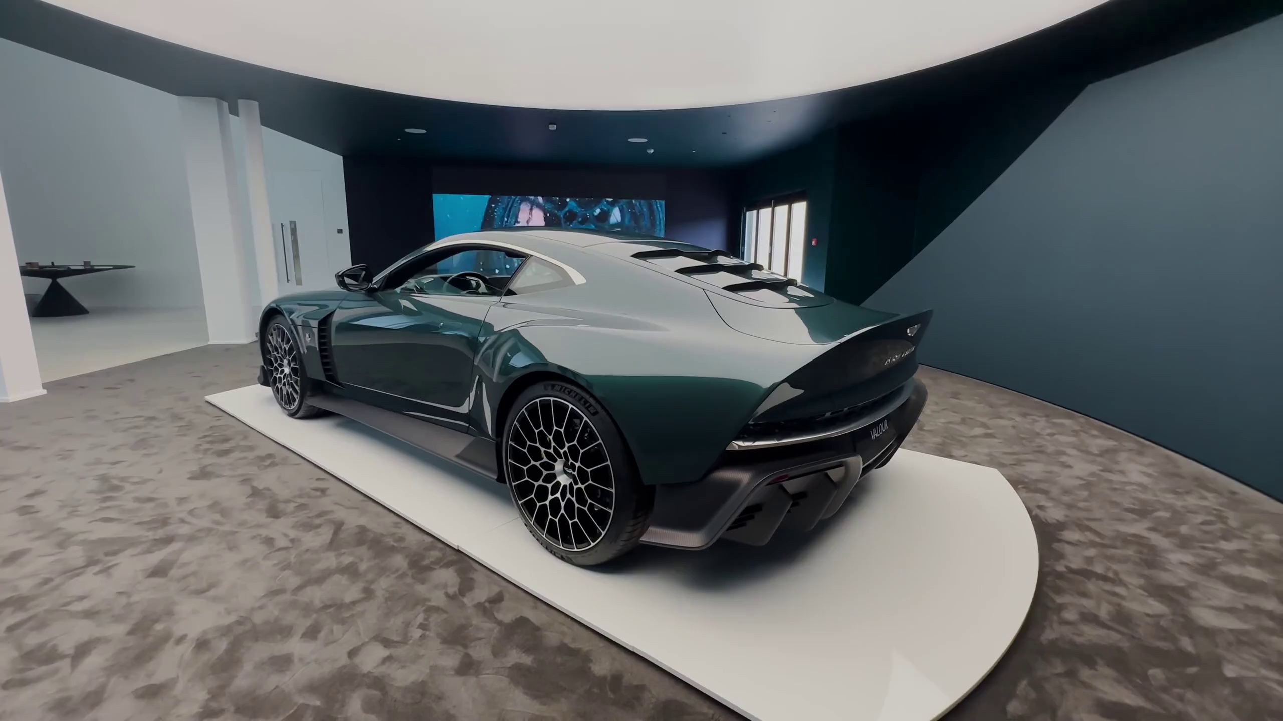 哈斯车队碾压阿斯顿马丁，佩雷兹扛起全队