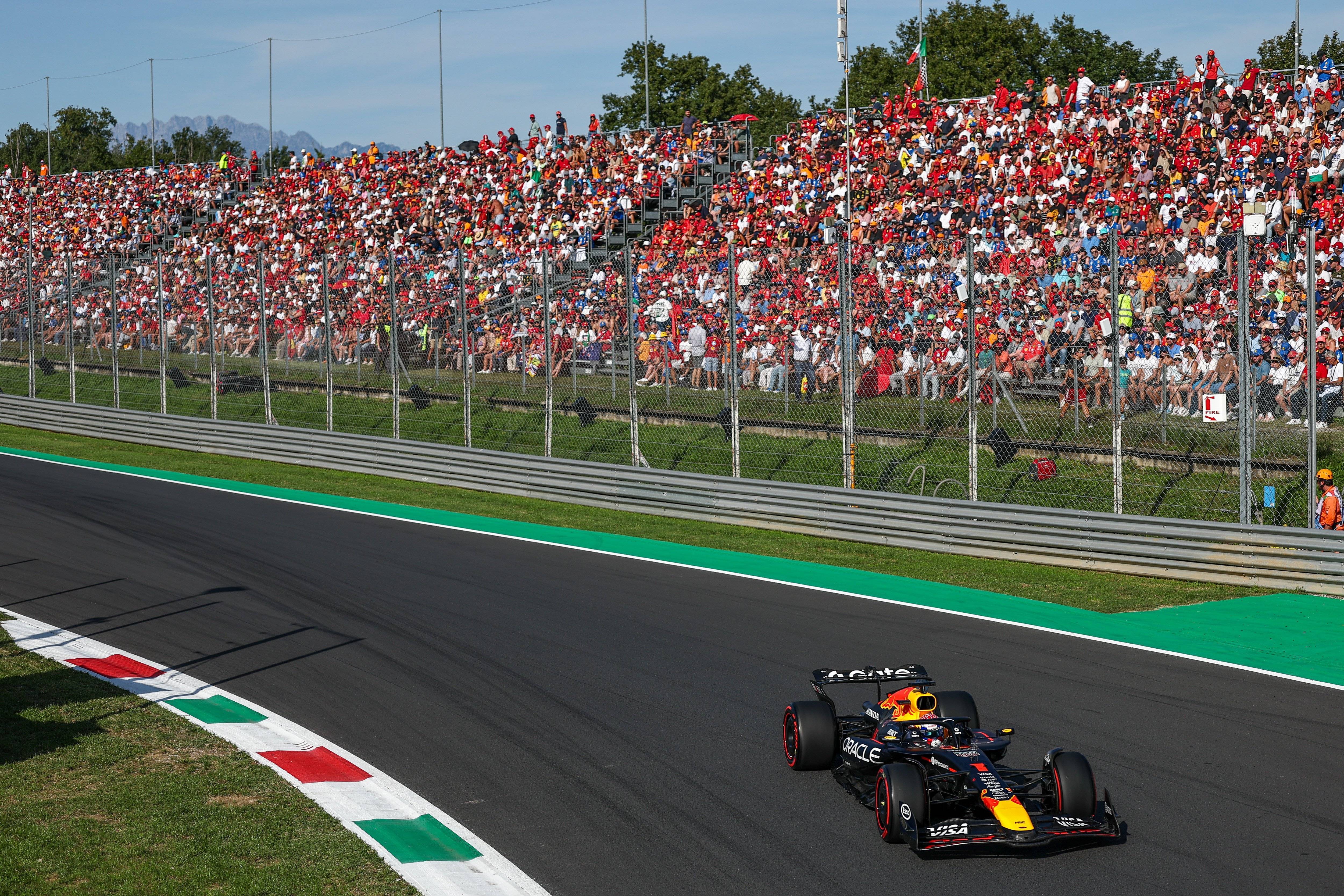 迈凯伦完胜雷诺车队，维斯塔潘惊艳四座