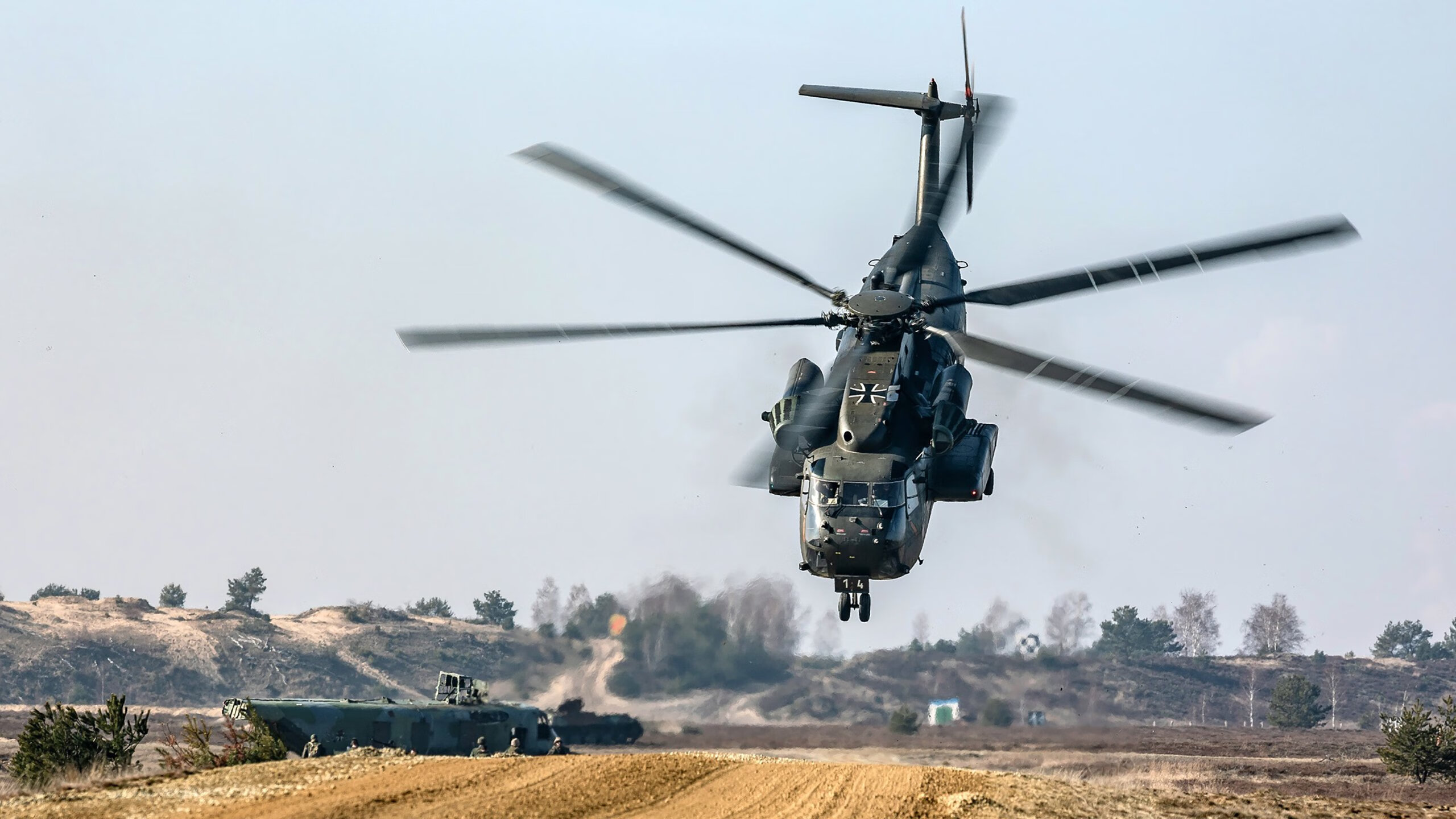 赛场冷门与热血,当意甲榜首易主,新疆终结热火不败