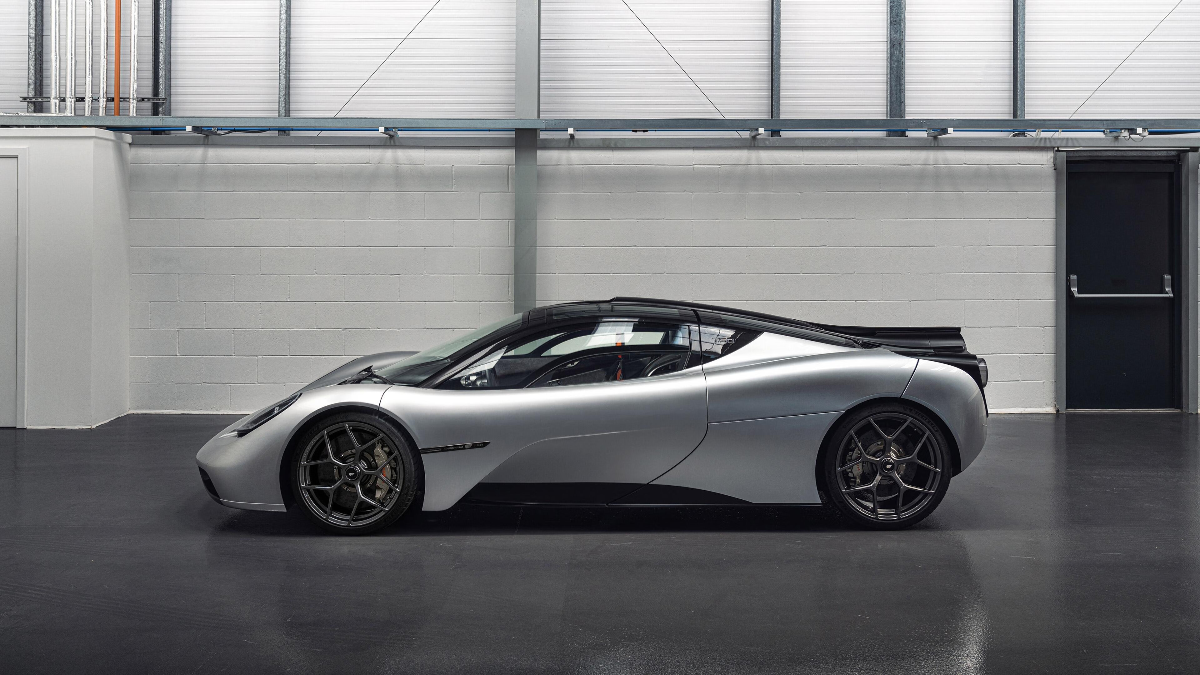 幻想与现实，本泽马的野性爆发，如何将一场塞维利亚式奇迹浇灌在尼日利亚的土壤上