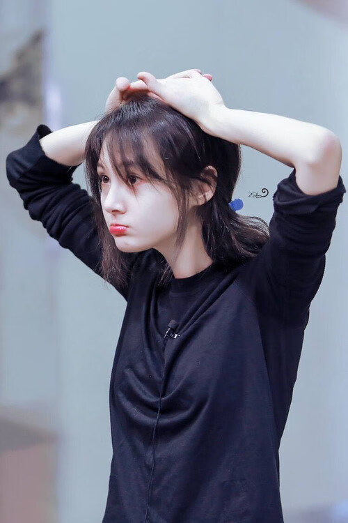 莱万多夫斯基的暗夜突袭，2026世界杯B组伊朗与喀麦隆之战，一位射手如何改写命运剧本